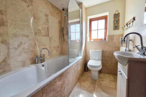 Bathroom.jpg