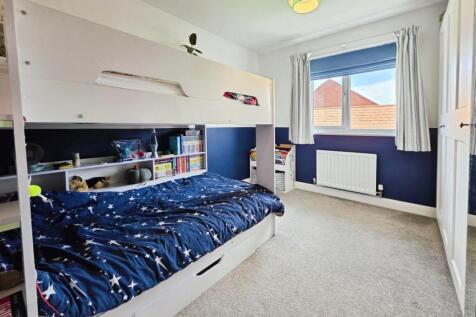 Bedroom (3).jpg