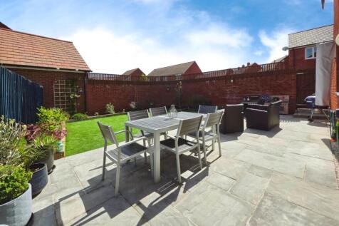 Rear Garden (1).jpg