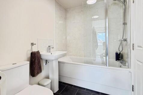 pbox-bathroom-316150.jpeg