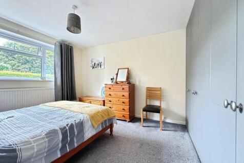pbox-bedroom-320824.jpeg