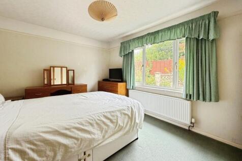 pbox-bedroom-321883.jpeg