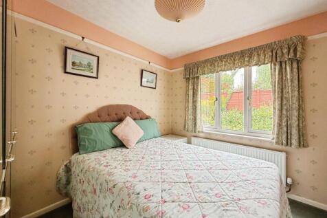 pbox-bedroom-321883.jpeg