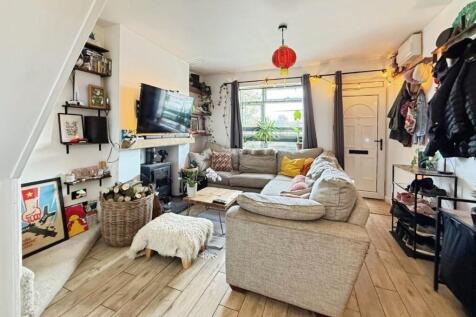 pbox-living_room-322563.jpeg
