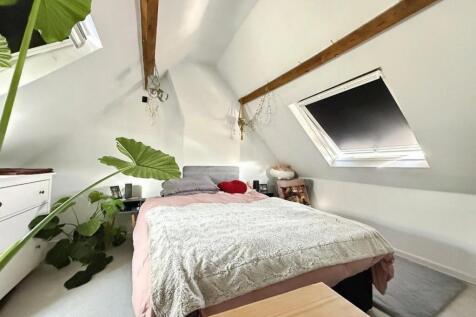 pbox-bedroom-322563.jpeg
