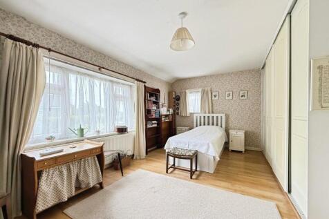 pbox-bedroom-322561.jpeg
