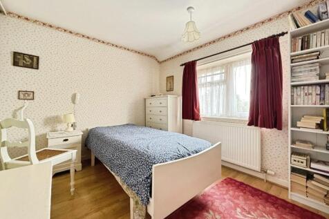 pbox-bedroom-322561.jpeg