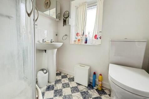 pbox-bathroom-322561.jpeg