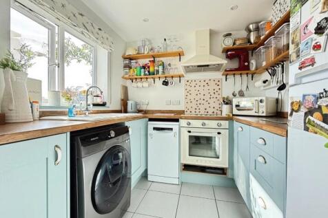 pbox-kitchen-327403.jpeg