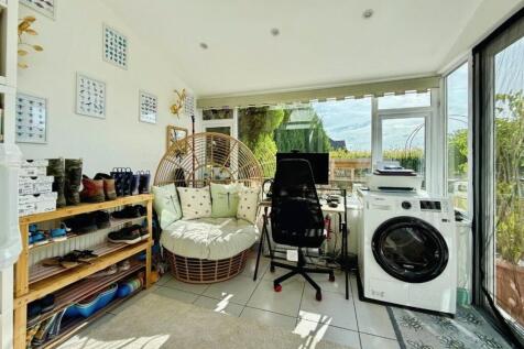 pbox-conservatory-327403.jpeg
