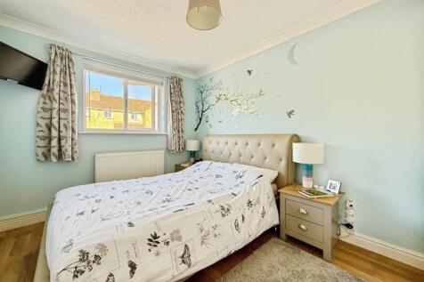 pbox-bedroom-327403.jpeg