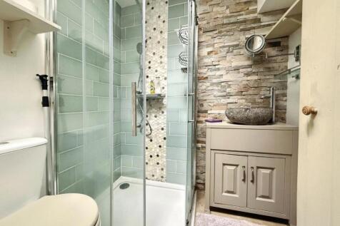 pbox-bathroom-335726.jpeg