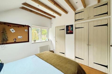 pbox-bedroom-335726.jpeg
