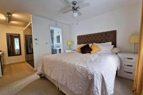 Bedroom (7).jpg