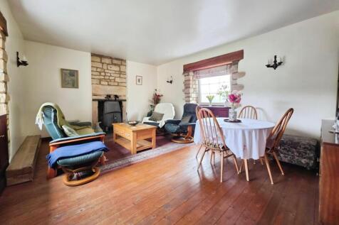Living Room.jpg