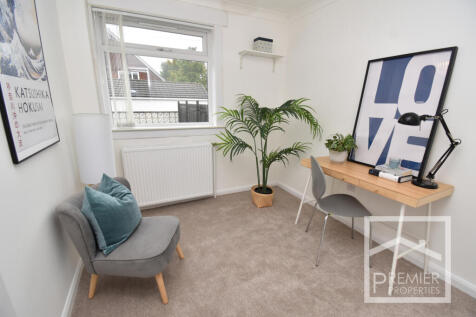 Dining room/bedroom 3