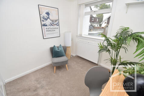 Dining room/bedroom 3