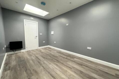 WhatsApp Image 2025-10-29 at 1.04.22 PM (16).jpeg