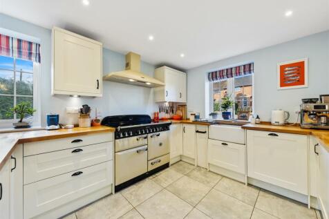 WhiteCottageWeb12.jpg
