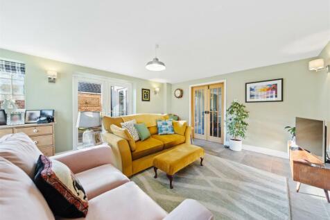 WhiteCottageWeb20.jpg