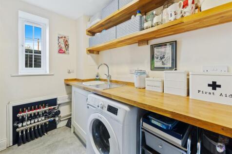 WhiteCottageWeb21.jpg