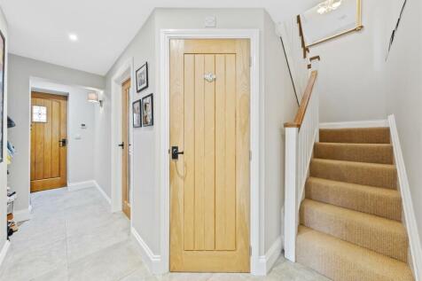 WhiteCottageWeb10.jpg