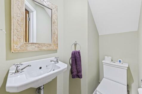 WhiteCottageWeb22.jpg