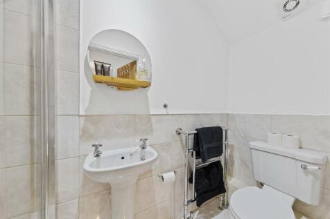 WhiteCottageWeb26.jpg