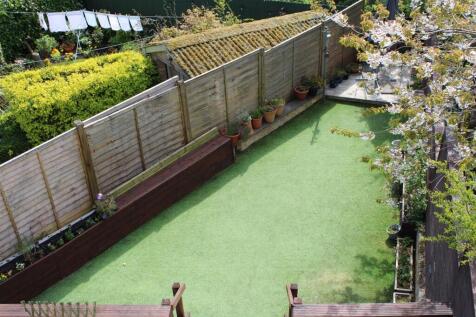 25 Roundhill Garden 4.JPG