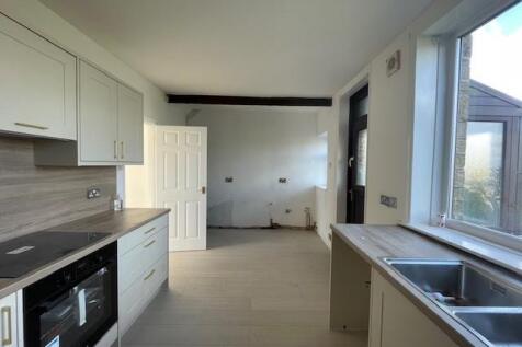 Kitchen 2.jpg