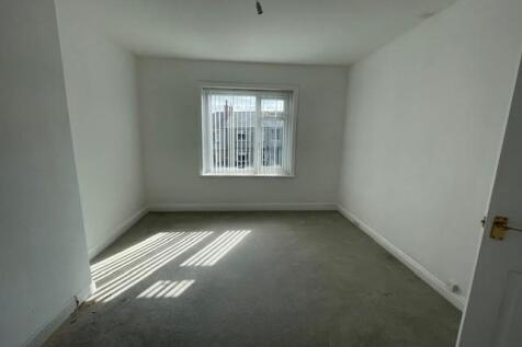 Bed 1.jpg