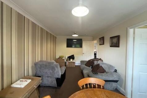 Lounge 2.jpg