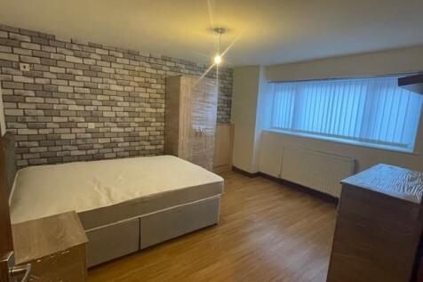 Bedroom 1.jpg
