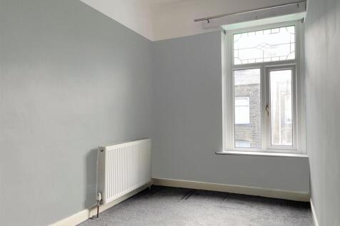 Bedroom_2.jpg