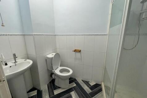 Shower Room.jpg