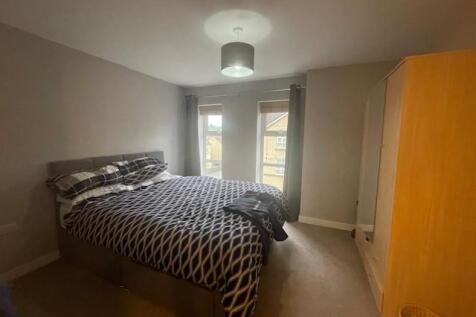 Bed 1.jpg