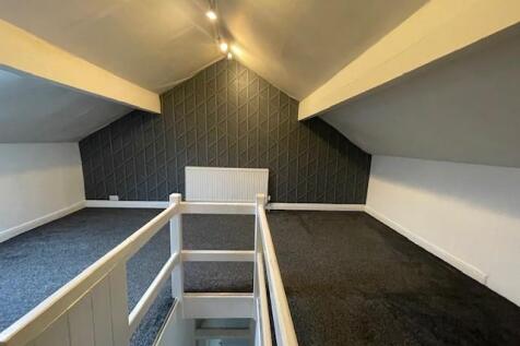 Bedroom 2 Attic Room.jpg