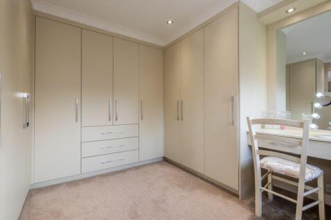 Dressing Room/bed 5