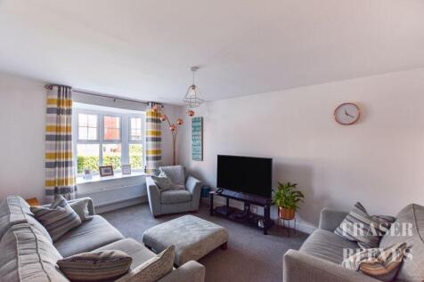 LIGHT AND SPACIOUS LIVING ROOM