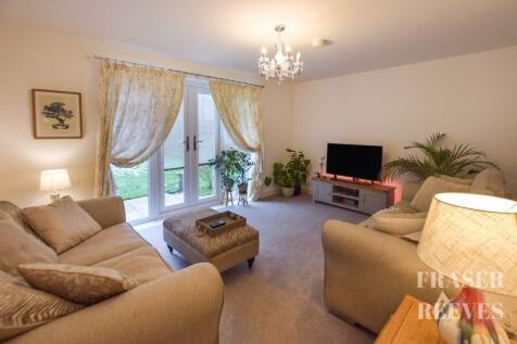 FAMILY LIVING ROOM