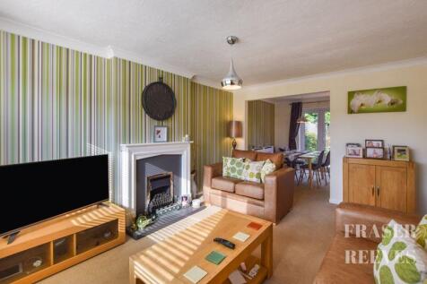 OPEN PLAN LIVING ROOM TO DINING ROOM