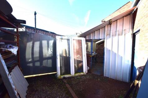 Rear Lean-To and Side Gate