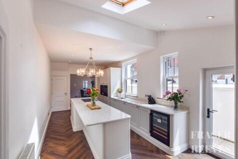 Bright &amp; Airy