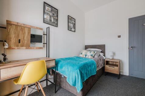 bedroom three- guest room, hobby room...