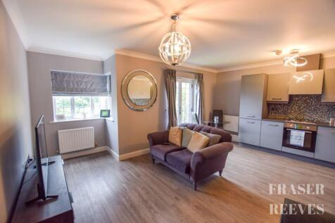 OPEN PLAN LIVING ROOM / KITCHEN