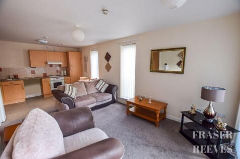 OPEN PLAN LIVING AREA / KITCHEN