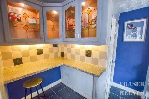kitchen- breakfast bar