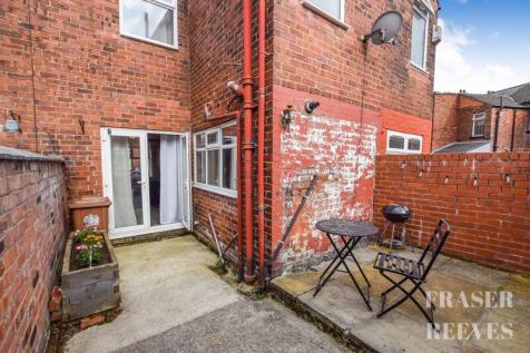 rear elevation / courtyard