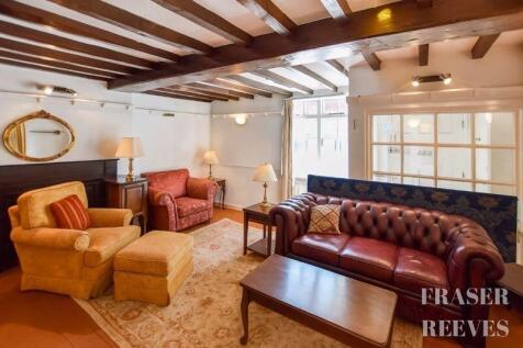 Staged - Lounge