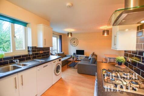 OPEN PLAN- KITCHEN TO LIVING ROOM